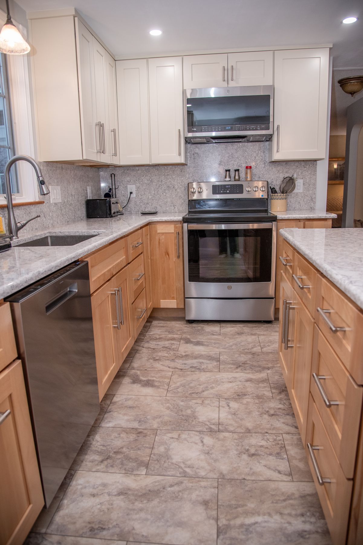 Maple kitchen cabinets with granite counters